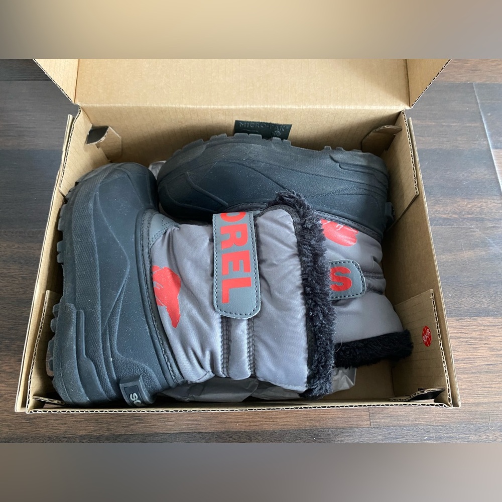 Boxing Sale Barely Used Sorel Kids Snow Commander Winter Boots